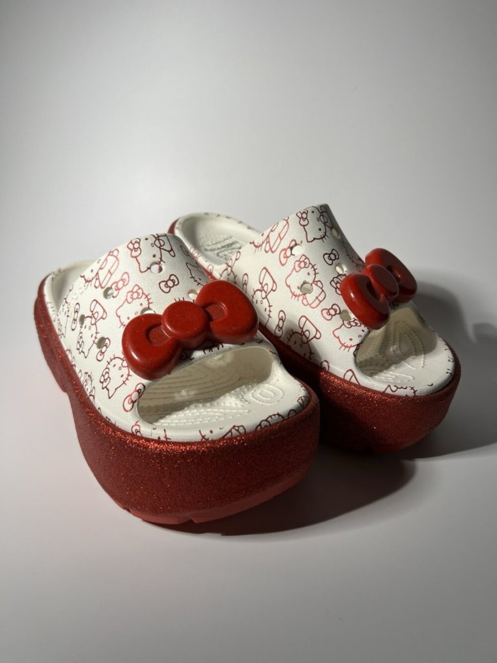 Crocs x Hello Kitty Stomp Slide White Red / Size W7